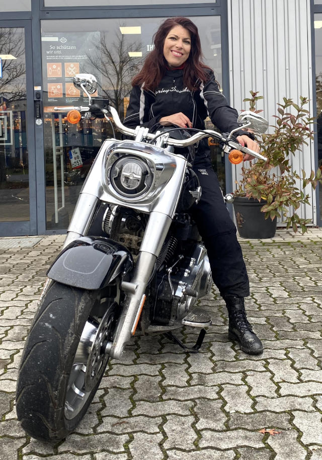 NANÉE Website 2024 US NANÉE Harley IMG 9297 Über mich - NANÉE auf der Harley Davidson durch San Francisco zu mehr Selbstbewusstsein